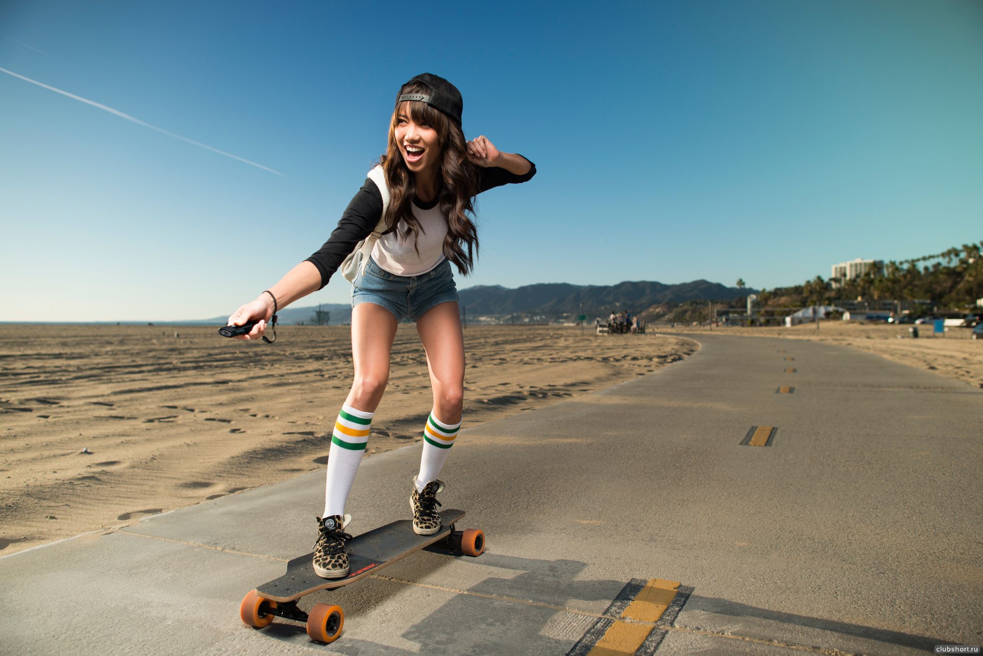 Skate Chick Lick