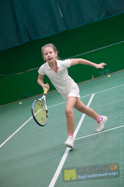 Девочки играют в теннис (27 фото)